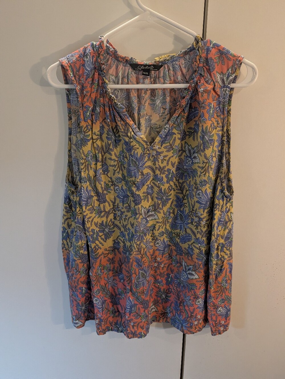 CHARLIE B Woman's XL Floral V-Neck Sleeveless Top in Yellow and Coral